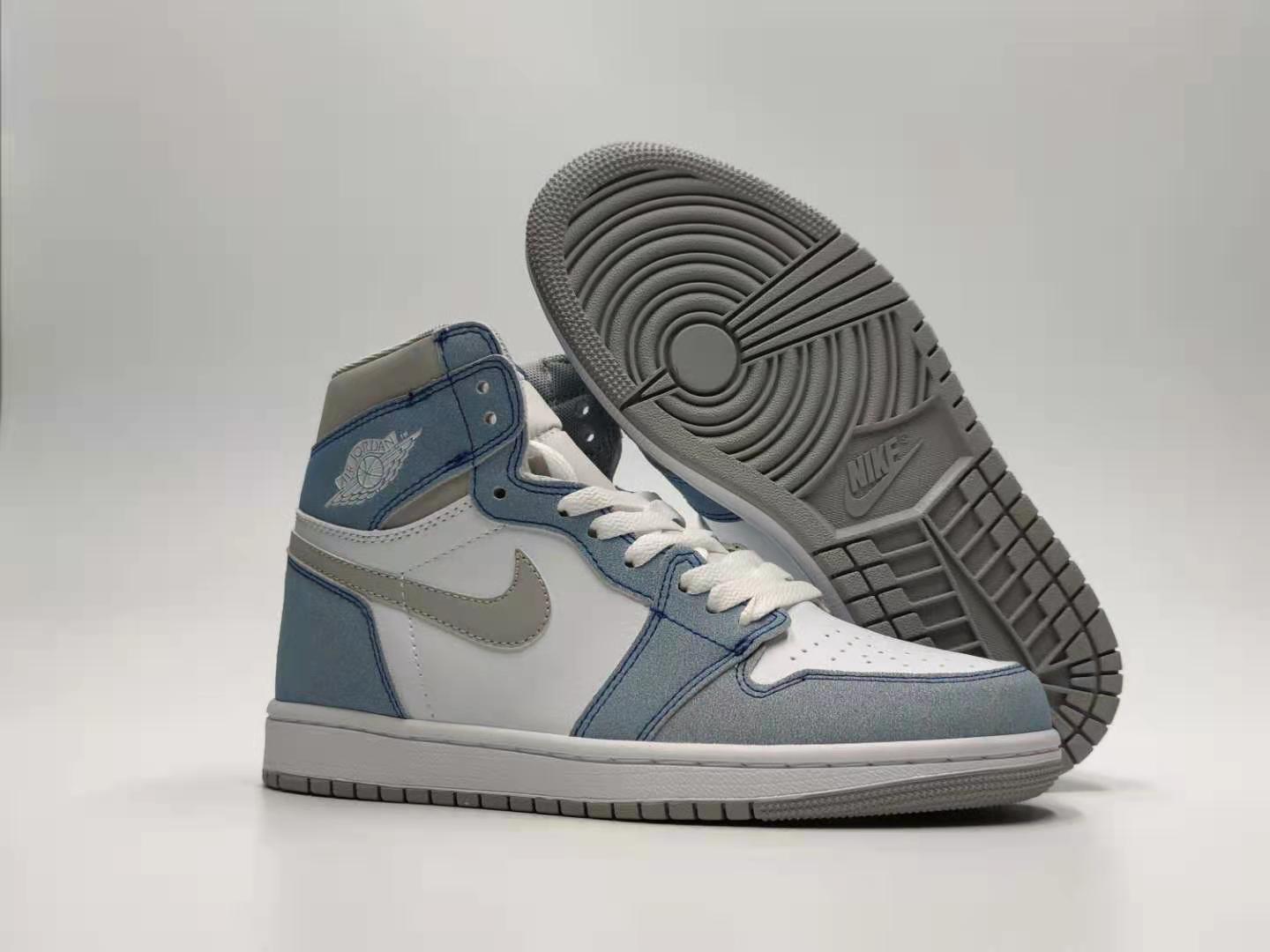 Air Jordan 1 Retro Women-015