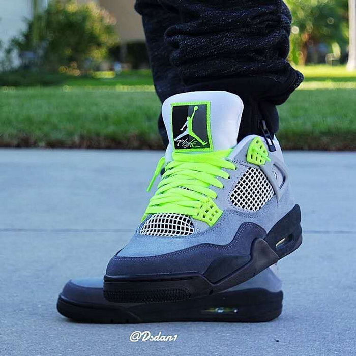 Air Jordan 4 Retro-002