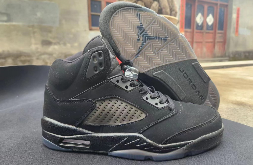 Air Jordan 5 Retro Black Cat